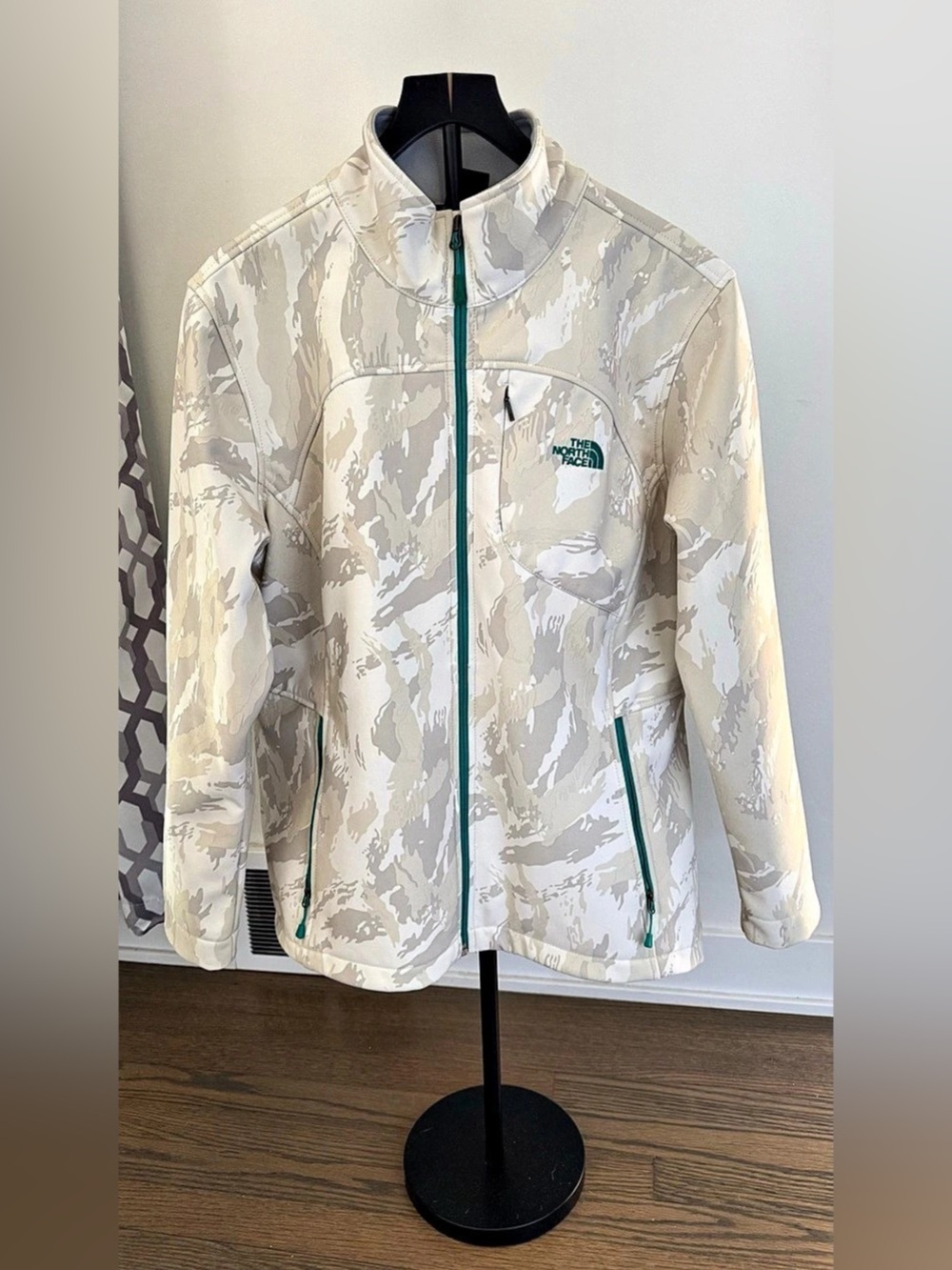 The North Face Apex Bionic Softshell Jacket Women's White & Gray XXL